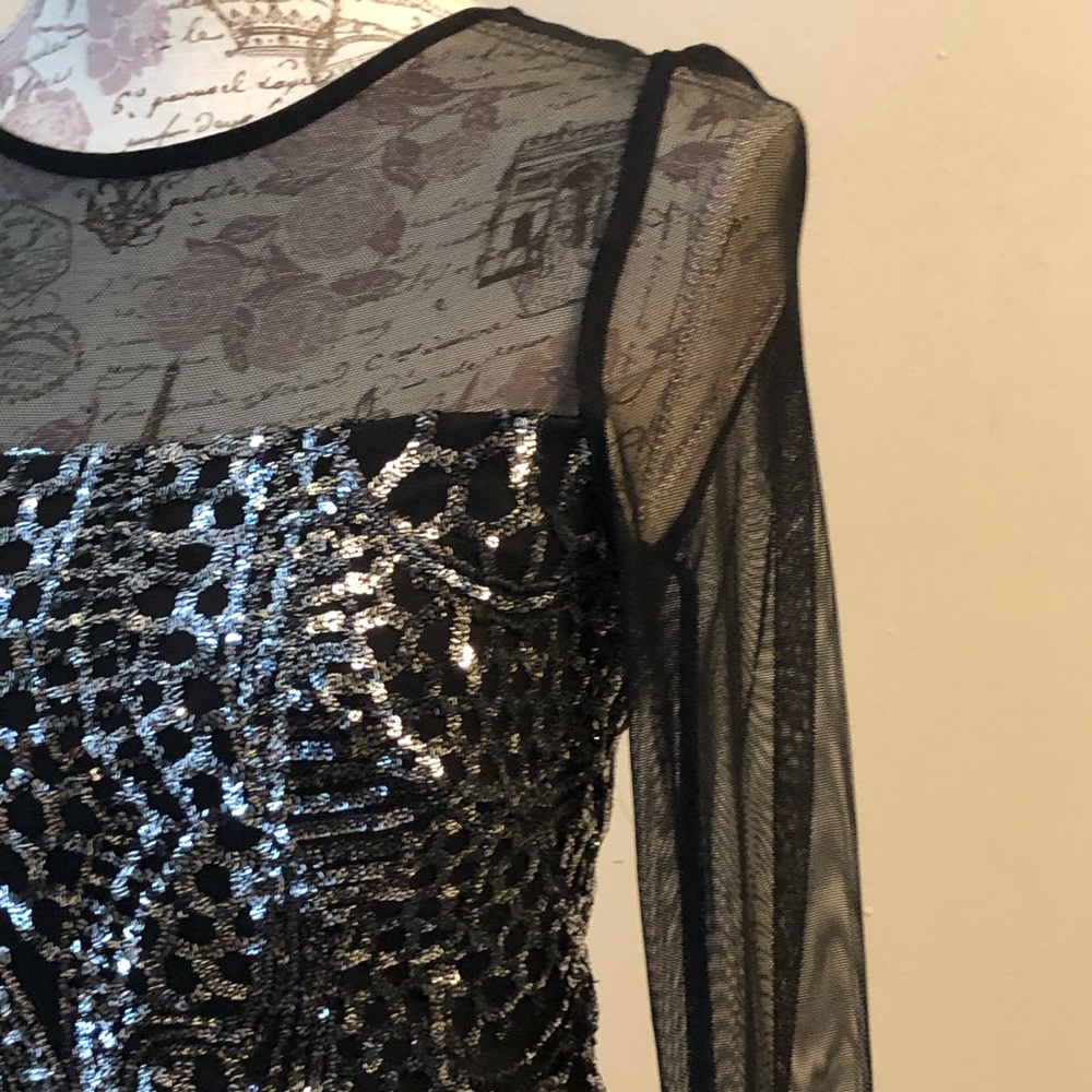 Dress - Picture 3 of 9
